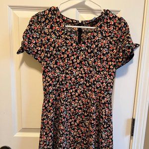 Size 00P Floral Casual Dress